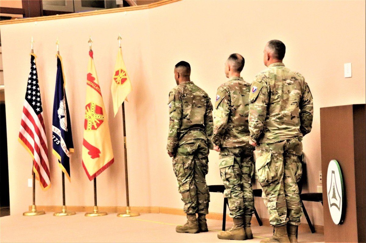 Un nouvel officier prend le commandement du quartier général et de la compagnie du quartier général, USAG-Fort McCoy |  Article