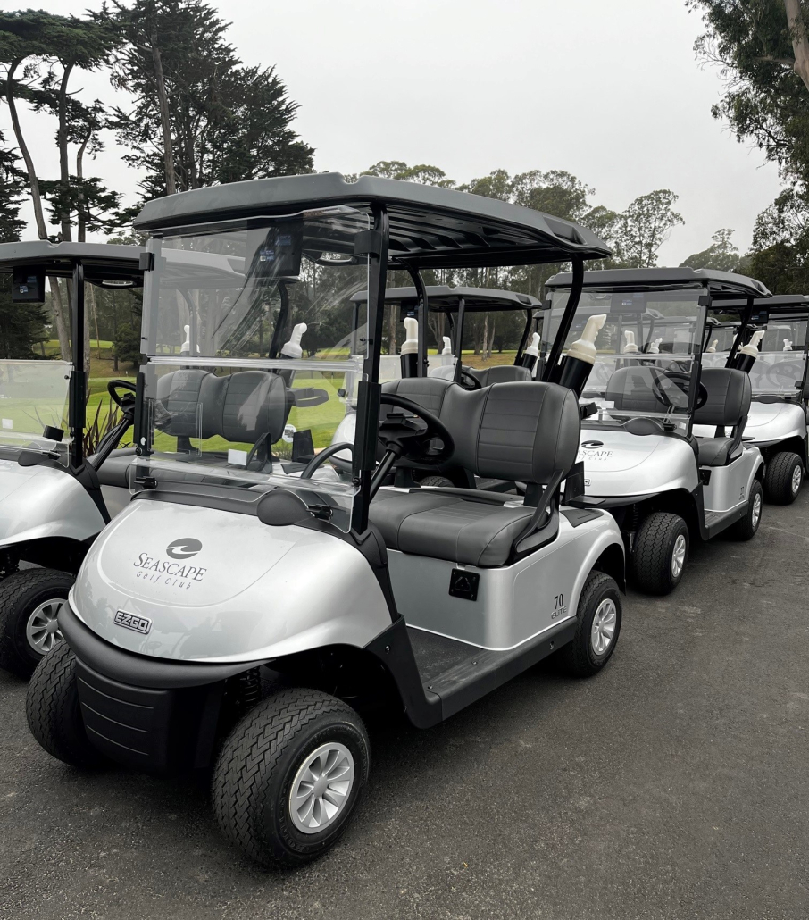 Une nouvelle flotte de voiturettes de golf est arrivée.